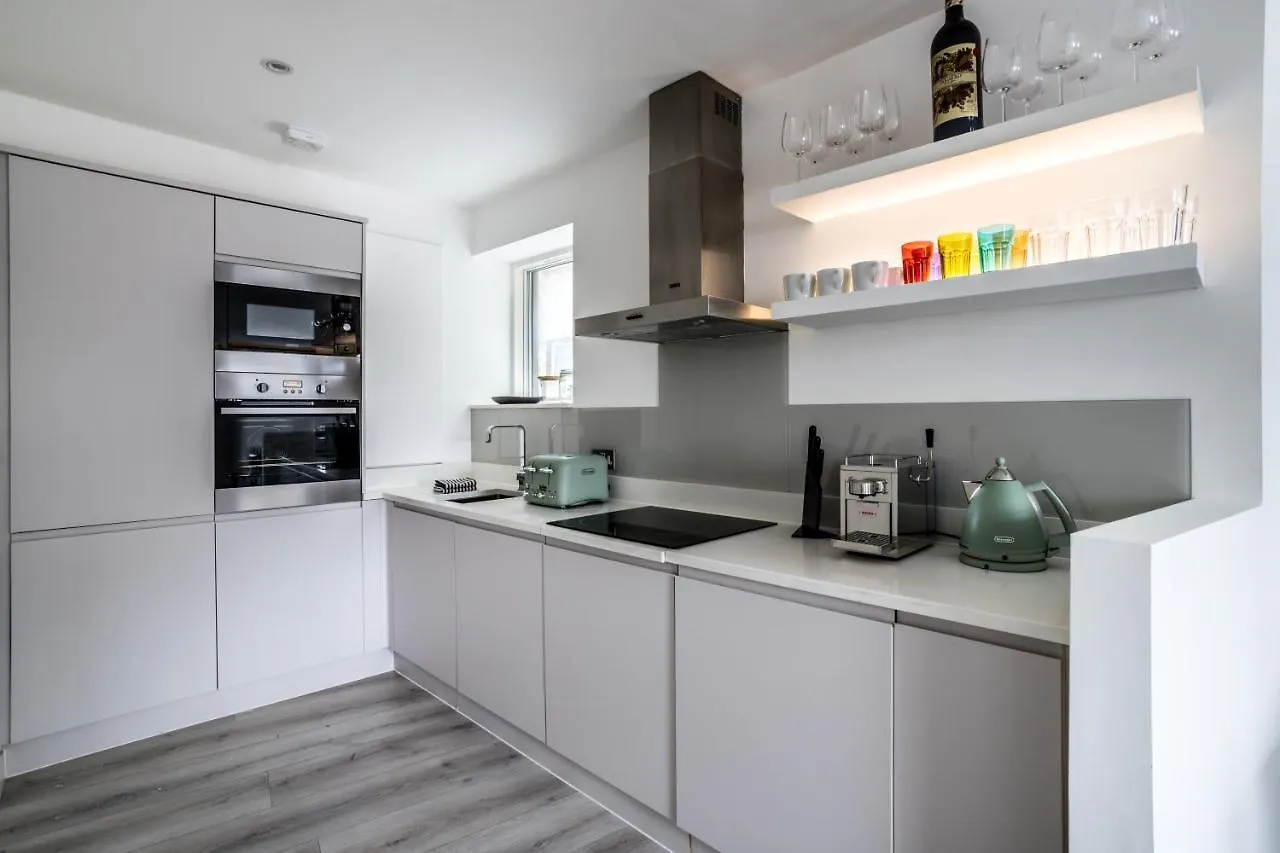 Borough Market 2-Bed Apartments London