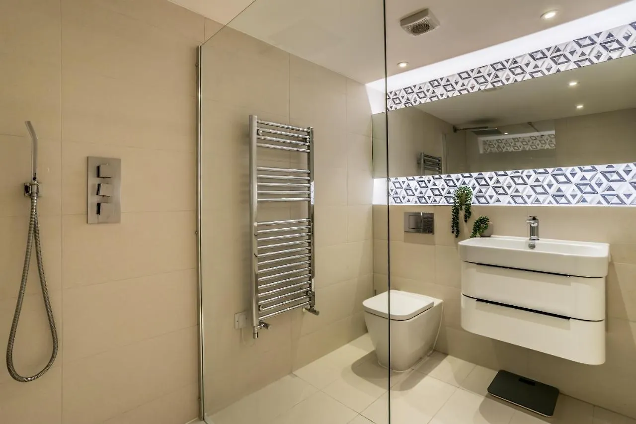 Borough Market 2-Bed Apartments London