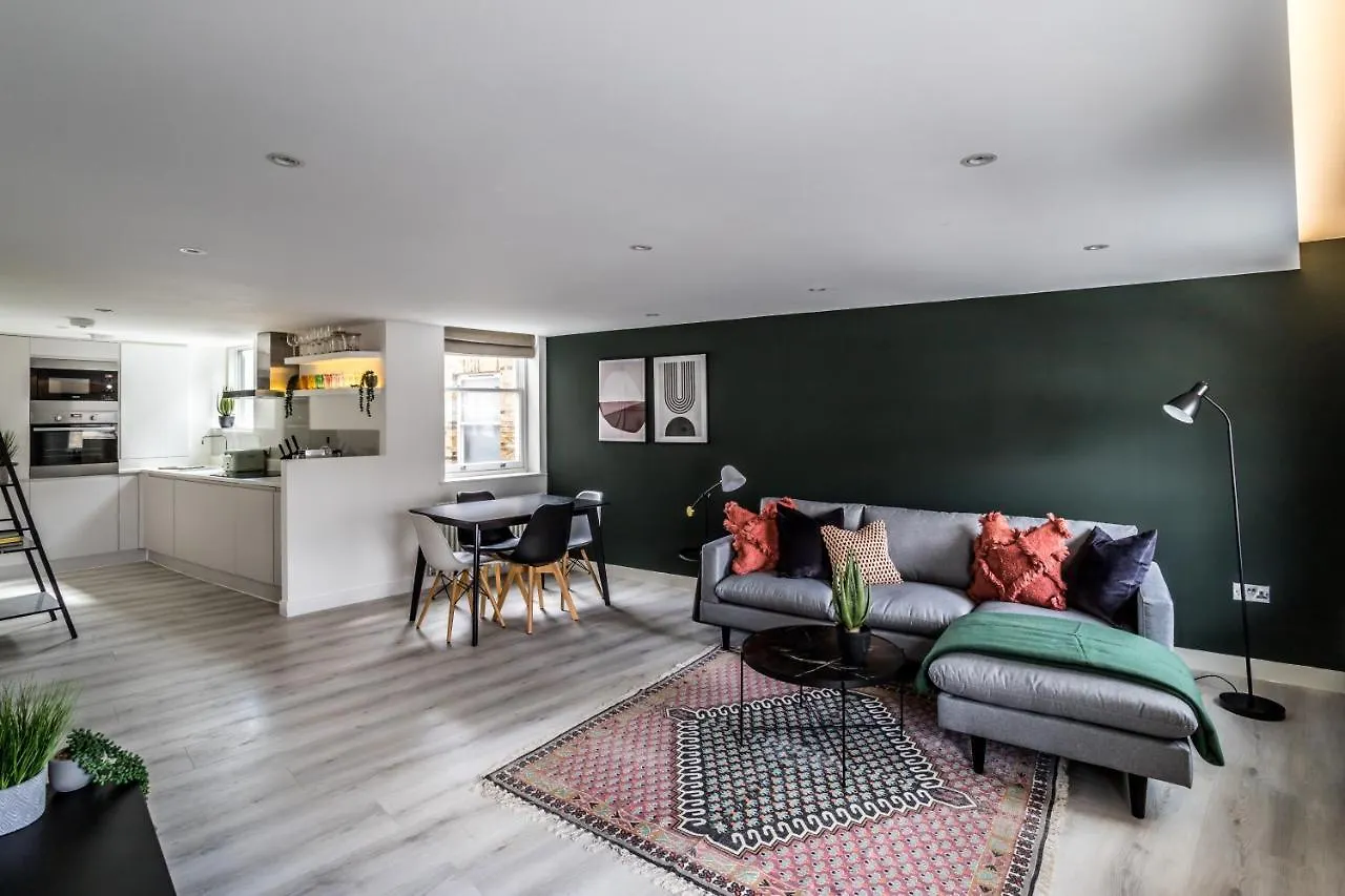 Borough Market 2-Bed Apartments London
