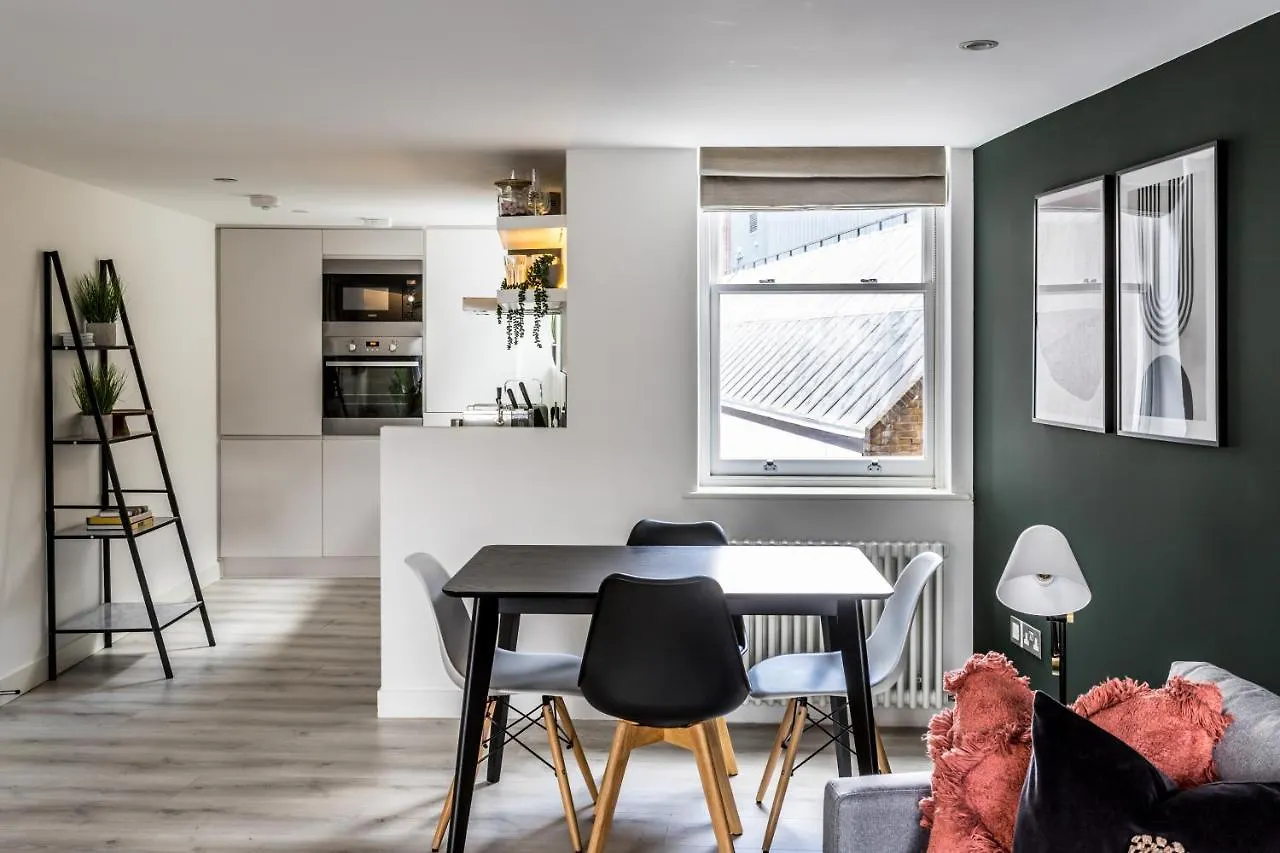 Borough Market 2-Bed Apartments London