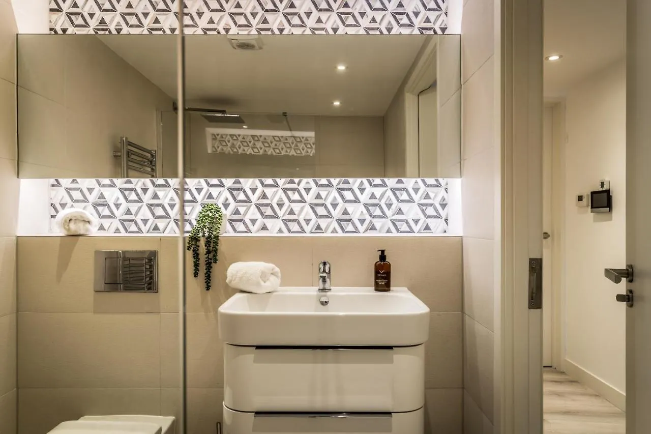 Borough Market 2-Bed Apartments London