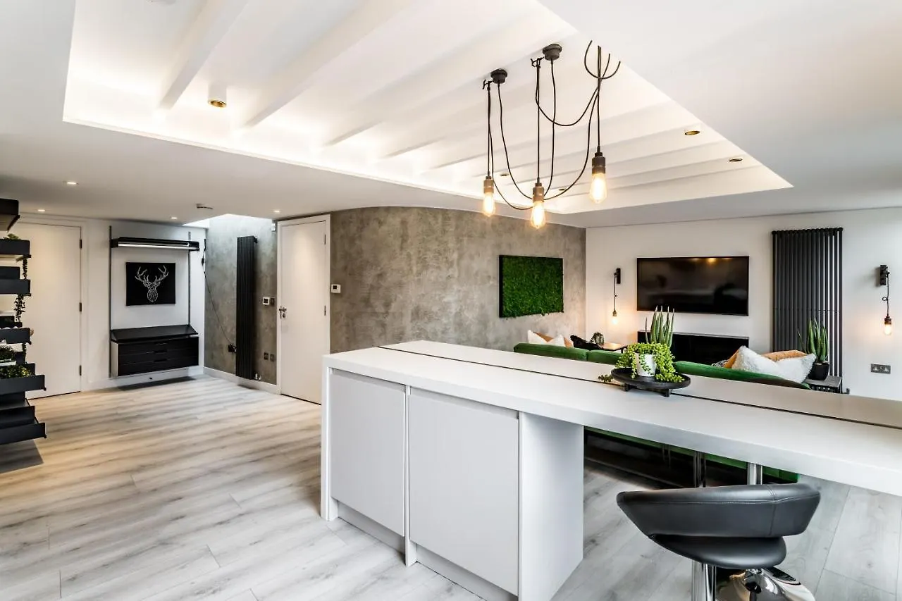Borough Market 2-Bed Apartments London